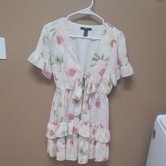 Forever 21 Dresses & Skirts - Forever 21 Floral Ruffle Mini Dress 🌸